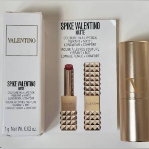 Valentino Spike Matte Lipstick in Couture in the Streets 134R - Picture 3 of 7